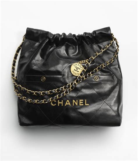 chanel sac cuire d'agneau pointe diamant|Sac à dos, Agneau brillant & métal doré, noir — Mode .